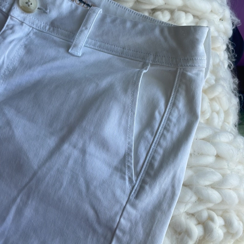 American Eagle white shorts stretching size 8 - Picture 7 of 7